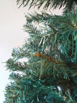 Albero di Natale 210 cm Verde 731 Rami Apertura a Ombrello 210h cm, Ignifugo Ritardante di Fiamma - Sugarplum
