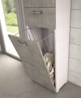 Armadio multiuso Escolzia, Mobile lavanderia lineare a 2 Ante, Colona da bagno con cestello portabiancheria, 100% Made in Italy, 45x32h195 cm, Cemento e Bianco