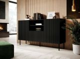 Credenza Chaves, Madia da salotto con due ante battenti, un cassetto e due vani aperti, Design con effetto cannettato, 150x42 h82 cm, Nero