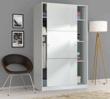 Guardaroba Waterbury, Armadio per camera da letto a 2 ante scorrevoli, Mobile con 4 ripiani e barra appendiabiti, 120x50h200 cm, Bianco lucido