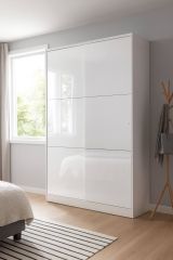 Guardaroba Waterbury, Armadio per camera da letto a 2 ante scorrevoli, Mobile con 4 ripiani e barra appendiabiti, 120x50h200 cm, Bianco lucido
