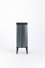 Pattumiera Scillato, Cestino portarifiuti, Bidone per raccolta differenziata, Mobile per spazzatura, 44x27 h69 cm, Blu