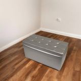 Pouf contenitore Abino, Baule contenitore, Supporto per divano, Poggiapiedi con box, Made in Italy, 90x45 h45 cm, Argento