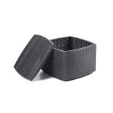Set salotto da esterno Catanzaro, Set da giardino con 2 poltrone,1 divano e 1 tavolino contenitore, effetto rattan con cuscini, 100% Made in Italy, Antracite