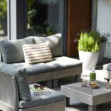 Set Salotto da Esterno Marrone Noce Grigio 5 Posti un Tavolino, Componibile Modulabile Resistente ai Raggi uv Impermeabile - Kendrick