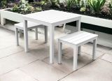 Set salotto da esterno Moncalieri, Set da giardino con 1 tavolo quadrato e 2 panche, Set indoor e outdoor da Pic Nic, 100% Made in Italy, Bianco