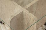 Tavolino da Salotto Beige Marmo Bianco Portariviste Forma Rettangolare 105x65x30h cm, Colore Ripiano Trasparente - Rhysand