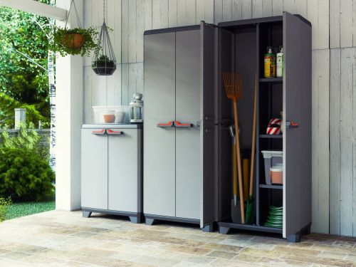 Armadio da Esterno Grigio Chiaro 3 Ripiani Apertura Battente 68x39x173h cm, Un'anta Made in Italy - Cochrane
