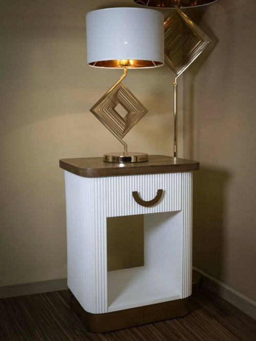 Comodino Bianzano, Comò basso, Tavolino da notte, Mensola da letto, 48x40 h62 cm, Bianco e Marrone