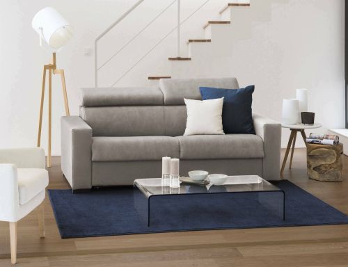 Divano fisso Alexandra, Divano a 2 posti, 100% Made in Italy, Sofà Soggiorno, in tessuto imbottito, con poggiatesta regolabili e Braccioli slim, Cm 180x95h85, Tortora