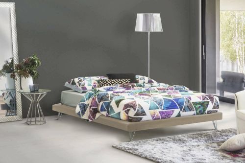 Letto matrimoniale Isabella, Letto fisso in tessuto con piedini, 100% Made in Italy, adatto per materasso Cm 160x190, Beige