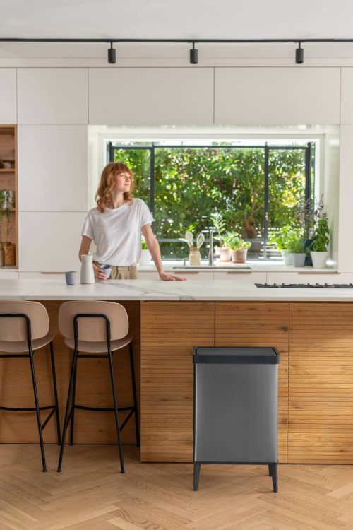 Pattumiera Scillato, Cestino portarifiuti, Bidone per raccolta differenziata, Mobile per spazzatura, 44x27 h69 cm, Grigio scuro