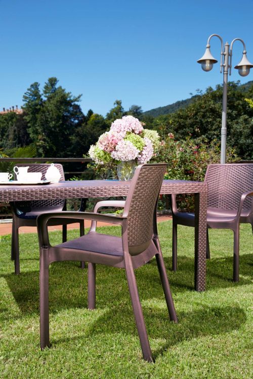 Sedia da esterno Torino, Seduta da giardino, Sedia per tavolo da pranzo, Poltrona outdoor effetto rattan, 100 % Made in Italy, 54x60h82 cm, Marrone