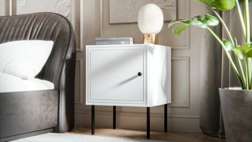 Set di 2 comodini Albufeira, Comò basso con anta battente e vano interno, Finitura effetto liscio con dettaglio geometrico, 45x39 h59 cm, Bianco