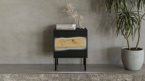 Set di 2 comodini Conde, Comò basso con anta battente e vano interno, Finitura effetto liscio, 50x40 h62 cm, Nero e Rovere Nodi