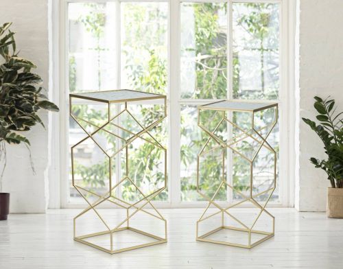 Tavolino da salotto Bibbiena, Tavolo basso da caffè, Portariviste per divano, Ripiano da soggiorno, Oro, 32x32 h68 cm