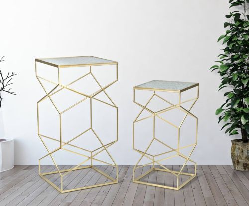 Tavolino da salotto Bibbiena, Tavolo basso da caffè, Portariviste per divano, Ripiano da soggiorno, Oro, 50x50 h100 cm
