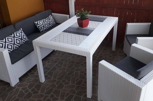 Tavolo da esterno Giove, Tavolo rettangolare da giardino, Tavolo da giardino multiuso effetto rattan, 100% Made in Italy, 150x90h74 cm, Bianco