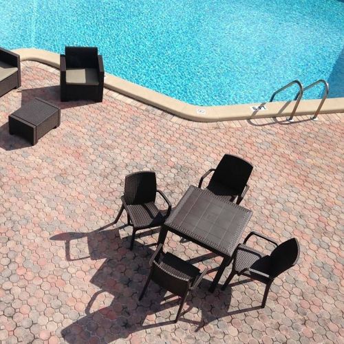 Tavolo da esterno Marte, Tavolo quadrato fisso, Tavolo da giardino multiuso effetto rattan, 100% Made in Italy, 80x80h74 cm, Marrone