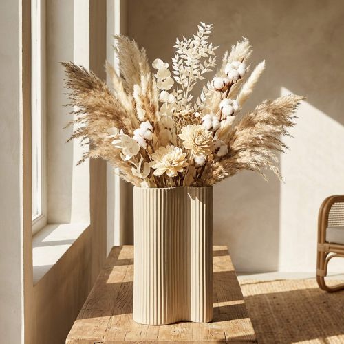 Vaso Beige Superficie Ondulata con Finitura Opaca, - Fase