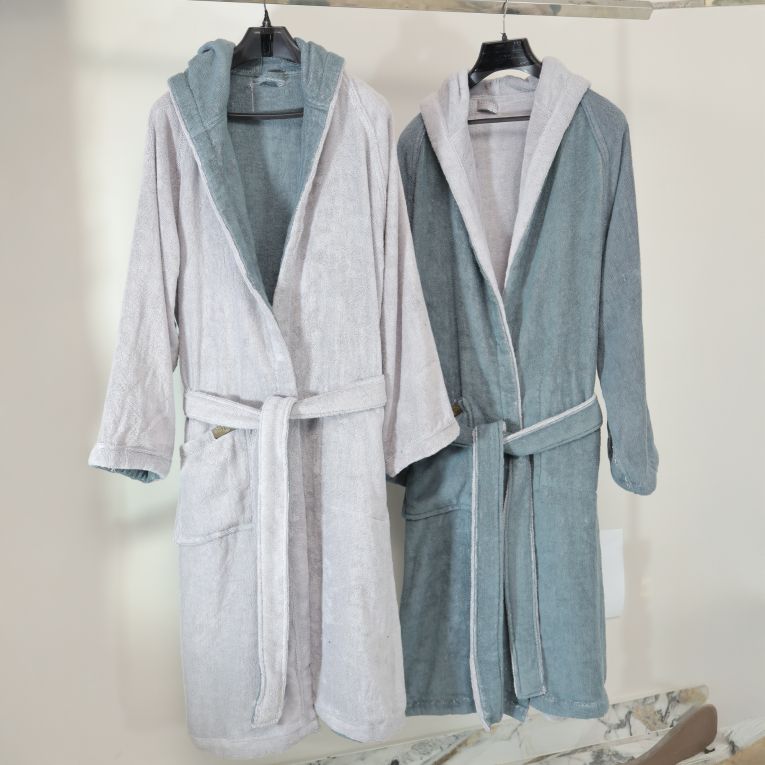 Accappatoio Grigio Chiaro Grigio Scuro 100% Cotone Egiziano a fibra lunga pettinato Reversibile Con cappuccio , Taglia M/L - Seha Luxury