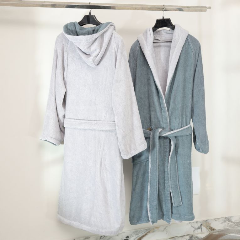 Accappatoio Grigio Chiaro Grigio Scuro 100% Cotone Egiziano a fibra lunga pettinato Reversibile Con cappuccio , Taglia S/M - Selesi Luxury