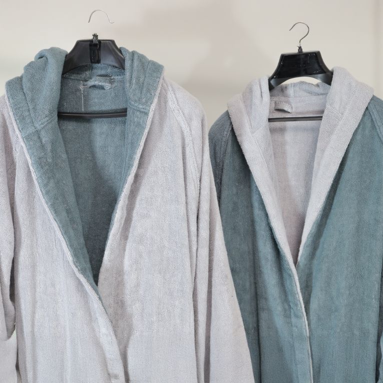 Accappatoio Grigio Chiaro Grigio Scuro 100% Cotone Egiziano a fibra lunga pettinato Reversibile Con cappuccio , Taglia S/M - Selesi Luxury