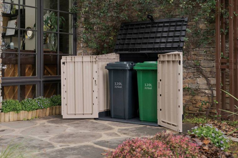 Armadio da esterno Briantino, Mobile outdoor, Mobiletto giardino multiuso, Contenitore per balcone o garage, 132x72 h114 cm, Beige