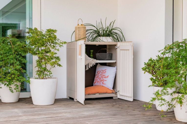 Armadio da esterno Ronago, Mobile outdoor, Mobiletto giardino multiuso, Contenitore per balcone o garage, Made in Italy, 80x45 h98 cm, Sabbia