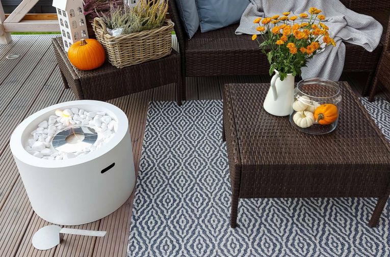 Camino a bioetanolo Dsiatouni, Caminetto ecologico, Focolare senza fumo, Riscaldatore ad etanolo, Made in Italy, 48x48 h33 cm, Bianco