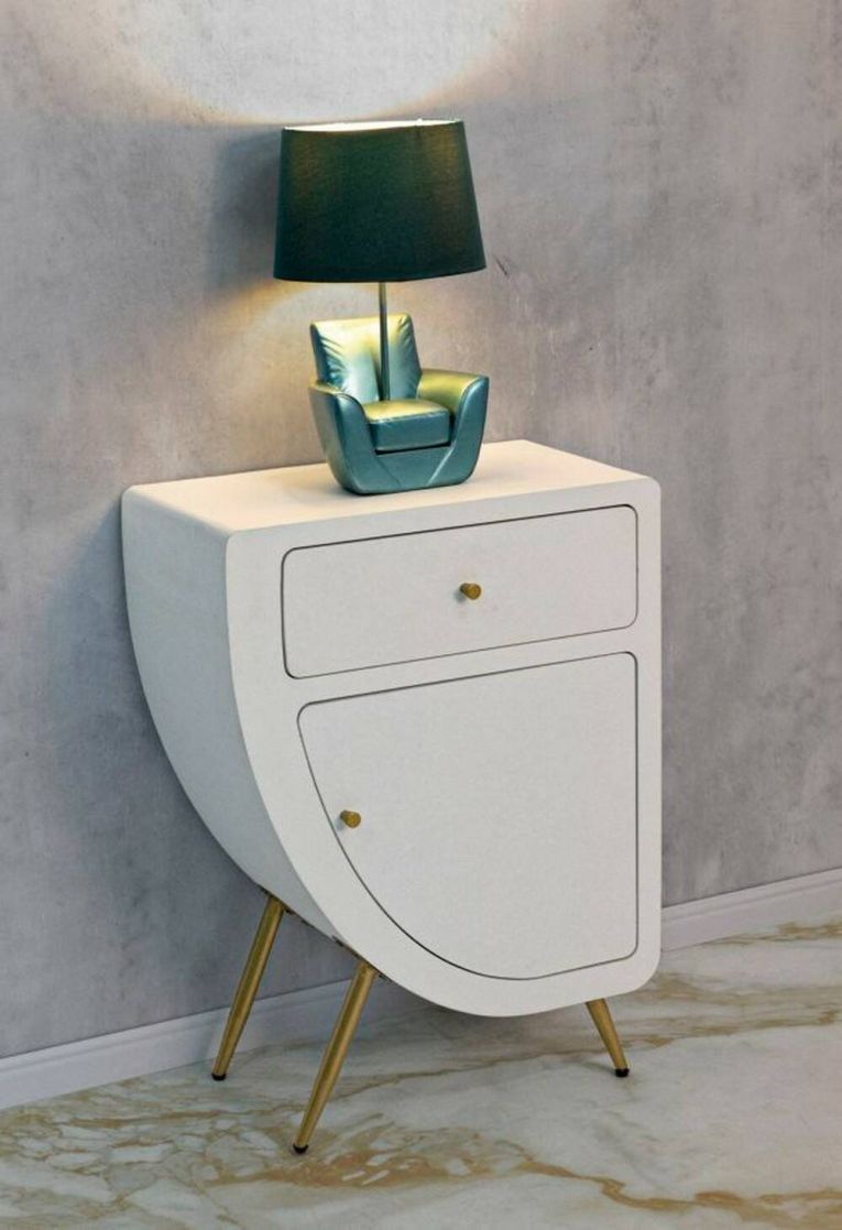 Comodino Bonorva, Comò basso, Tavolino da notte, Mensola da letto, Bianco e Oro, 60x32 h79 cm