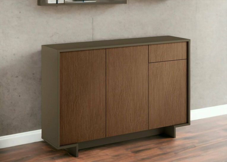 Credenza Aneto, Madia da salotto, Buffet da soggiorno a 3 ante e 1 cassetto, 100% Made in Italy, 134x35h87 cm, Marrone e Noce