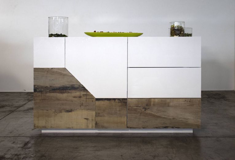 Credenza bianco lucida e acero 141x43x86h cm 2 ante e 3 cassetti - All
