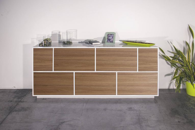 Credenza bianco lucida e noce 200x41x86h cm 7 ante - Clinoumite
