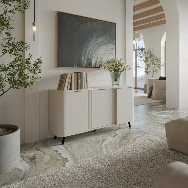 Credenza Tarouca, Madia da salotto con tre ante battenti e vani interni, Rialzata da terra, 151x42 h70 cm, Beige