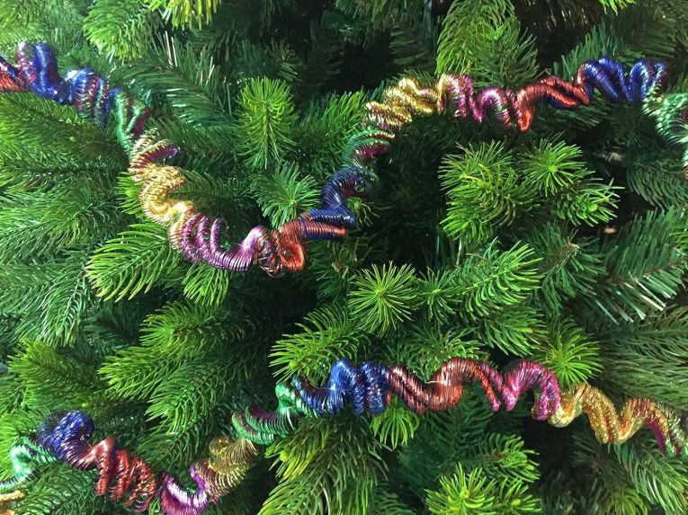 Decorazione da Natale Morteratsch, Addobbo natalizio, Ornamento da natale, Decorazione festiva, Made in Italy, 2000x7 h7 cm, Arcobaleno