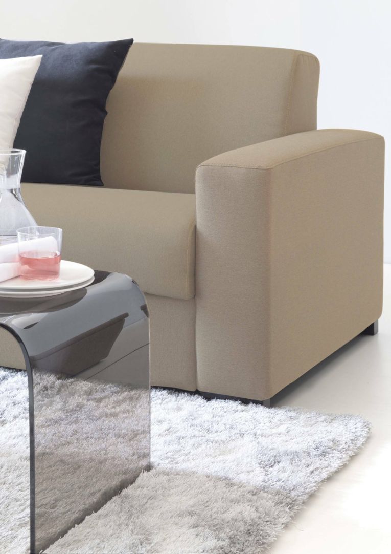 Divano fisso Marzia, Divano a 2 posti Large, 100% Made in Italy, Sofà Soggiorno, in tessuto imbottito, con Braccioli slim, Cm 180x95h90, Beige