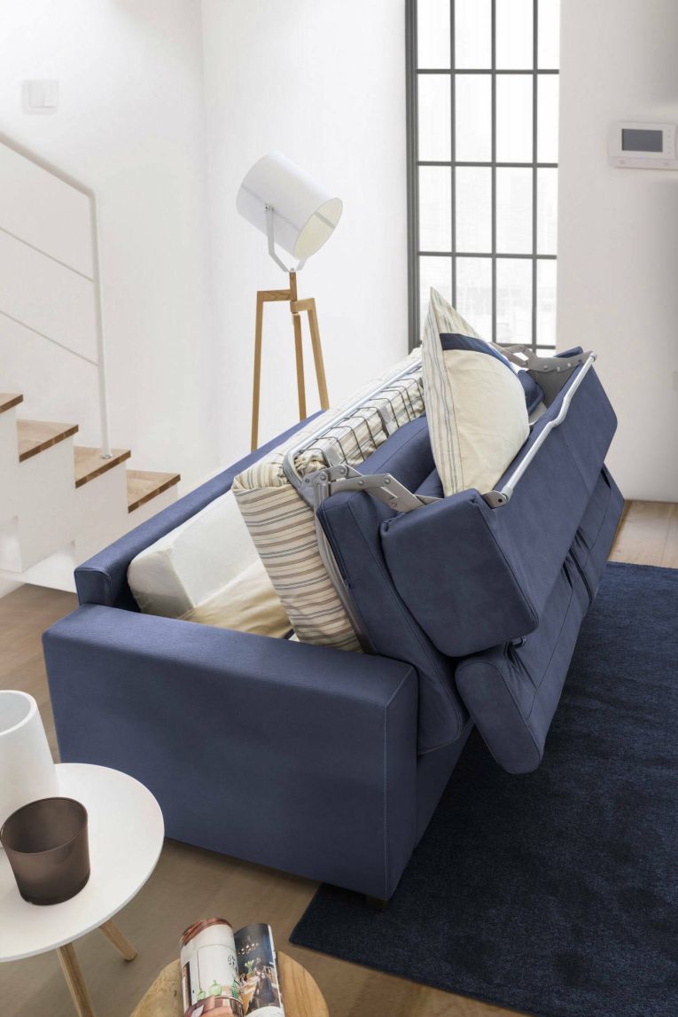 Divano Letto Alceste, Divano ad angolo, 100% Made in Italy, Sofà con apertura girevole, con Penisola contenitore Destra, con Braccioli slim, Cm 260x95h85, Blu