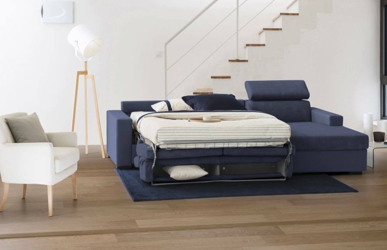 Divano Letto Alceste, Divano ad angolo, 100% Made in Italy, Sofà con apertura girevole, con Penisola contenitore Destra, con Braccioli slim, Cm 260x95h85, Blu