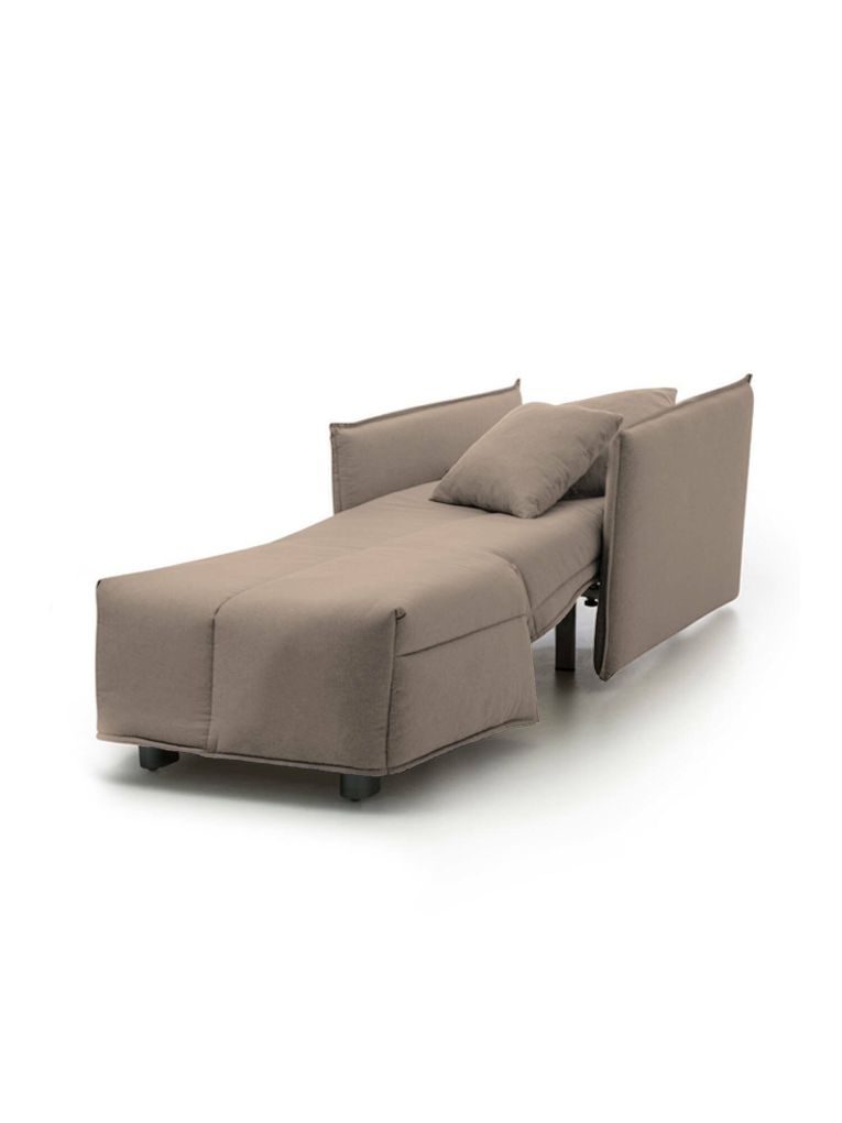 Divano Letto Almerinda, Divano singolo, 100% Made in Italy, Poltrona soggiorno con apertura a carrello, in tessuto imbottito, con Braccioli standard, Cm 110x90h85, Tortora