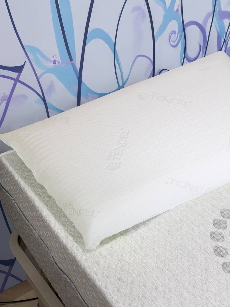 Guanciale Bresso, Cuscino per letto, Poggiatesta imbottito, Cuscinetto per camera da letto, Made in Italy, 70x40 h14 cm, Bianco