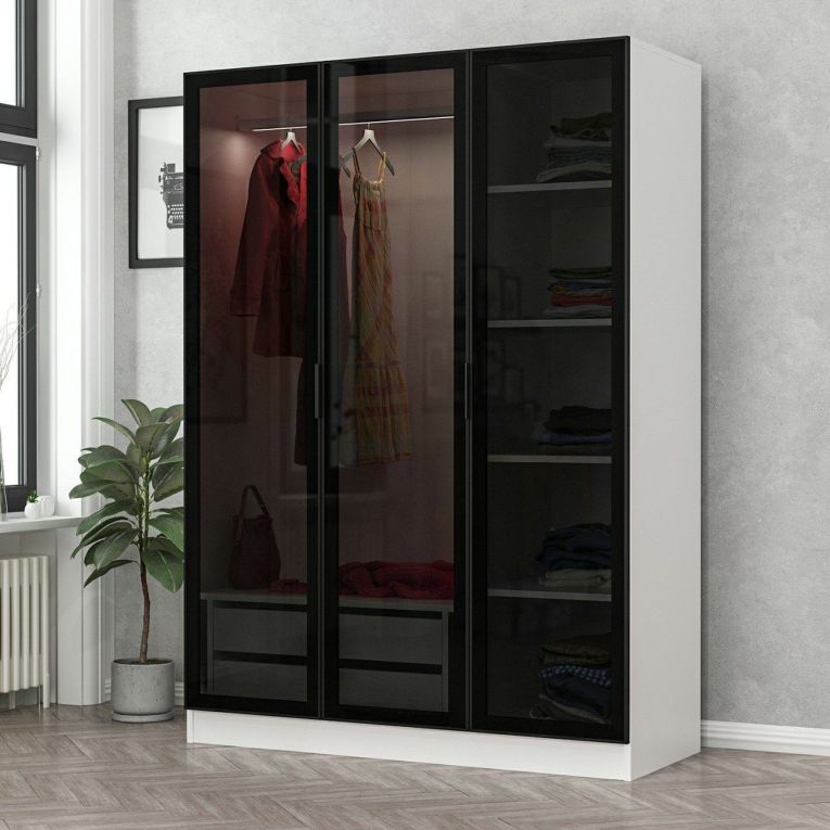 Guardaroba 3 Ante Bianco Appendiabiti 5 Ripiani 135x52 cm, 3 Ante - Gerrei