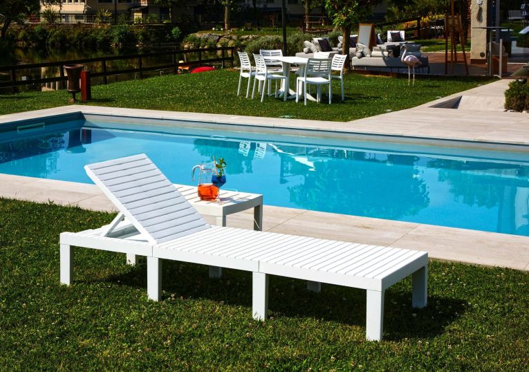 Lettino prendisole Caserta, Sdraio da giardino regolabile, Lettino da esterno, 100 % Made in Italy, 195x65h78 cm, Bianco
