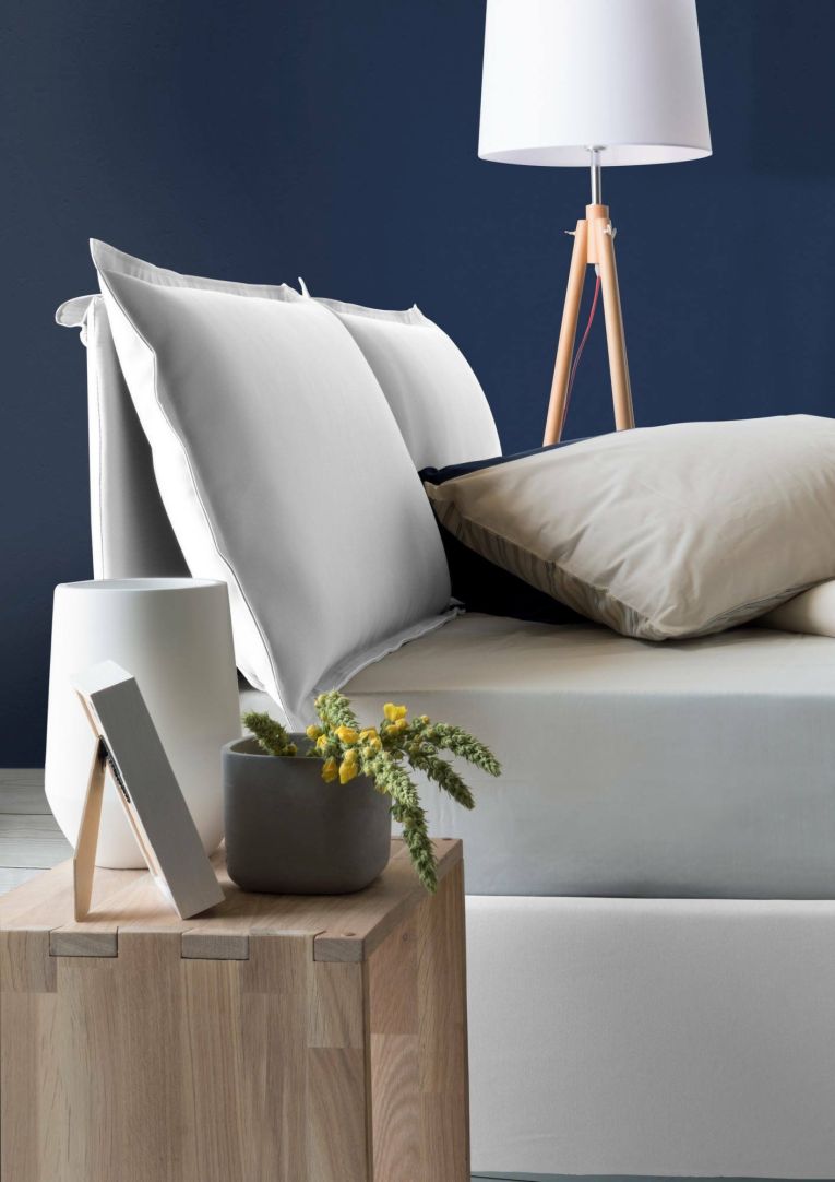 Letto Matrimoniale Contenitore 175x205x95h Imbottito in Tessuto Bianco Sfoderabile Made in Italy con Rete a Doghe – Anjin