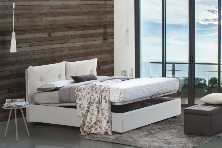 Letto matrimoniale Morena, Letto contenitore con rivestimento in ecopelle, 100% Made in Italy, Apertura frontale, con materasso Cm 160x200 incluso, Bianco
