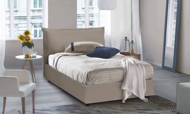 Letto piazza e mezza Olivia, Letto contenitore con rivestimento in ecopelle, 100% Made in Italy, Apertura frontale, adatto per materasso Cm 120x200, Tortora