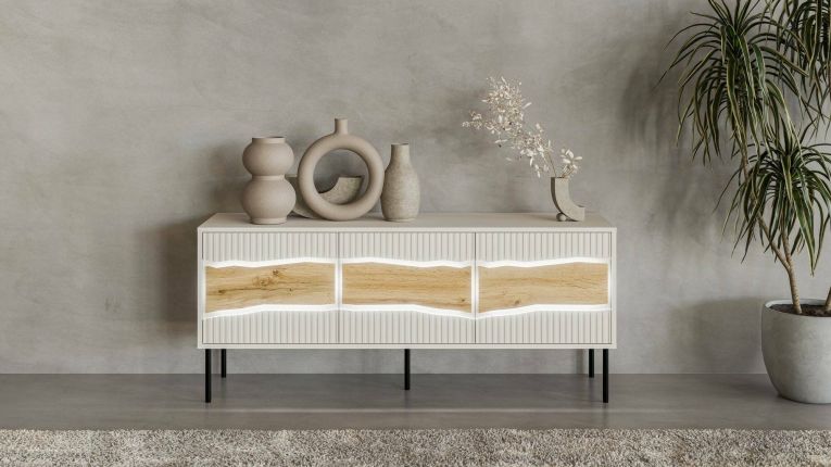 Mobile porta TV Vizela, Madia da salotto con ante battenti e vani interni, Con luci led, Rialzato da terra, 144x40 h62 cm, Beige e Rovere Nodi