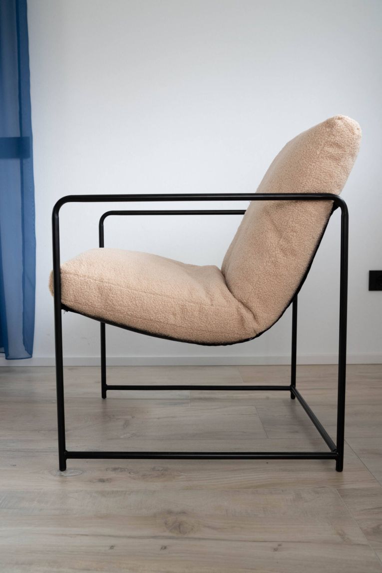Poltrona design in metallo e tessuto beige - Appare