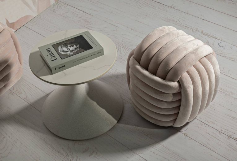 Pouf Karori, Poltrona multiuso, Scendiletto, Pouf poggiapiedi, 45x45 h45 cm, Rosa