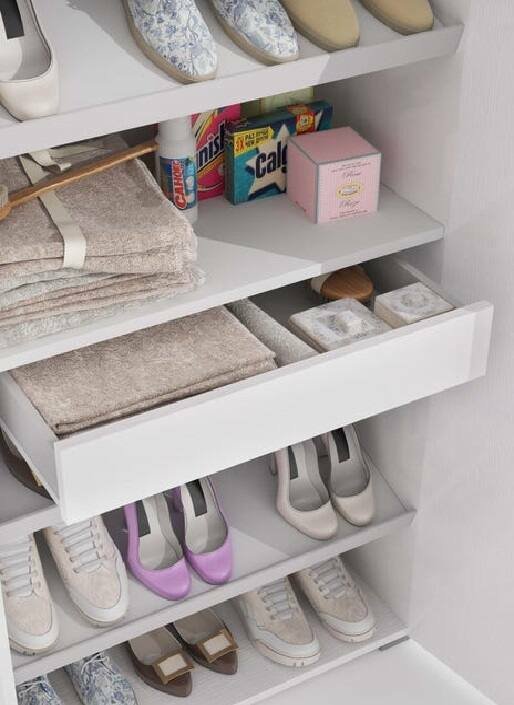 Scarpiera Alta con Specchio Reversibile 72x37x195h cm Bianca con 2 Ante 6 Ripiani e 1 Cassetto Made in Italy – Eracle